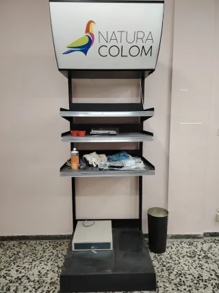 Estantería expositora tienda