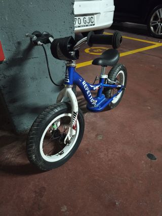 Bicicleta de equilibrio azul Repetto 12