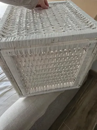 Estantería blanca + 2 cestas