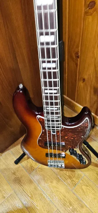 Bajo Marcus Miller V7 2nd Gen