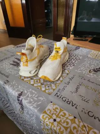 Chaqueta acolchada HIGH STREAM blanca de h&m