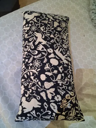 Cojín IKEA Diseño Floral Blanco y Negro