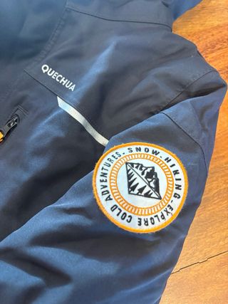 Chaqueta T8. Impermeable y cortavientos Quechua.