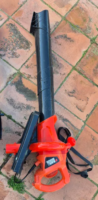 Soplador de Hojas Black+Decker