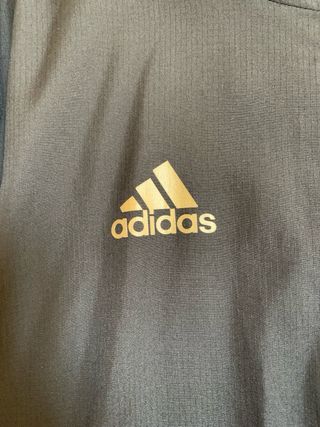 Chaqueta Adidas Real Madrid Negra y Dorada