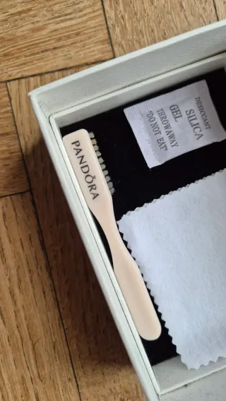 Spazzolino pulizia Pandora