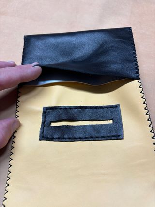 Porta tabacco in pelle nero