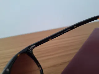 Occhiali da sole marrone tartarugato