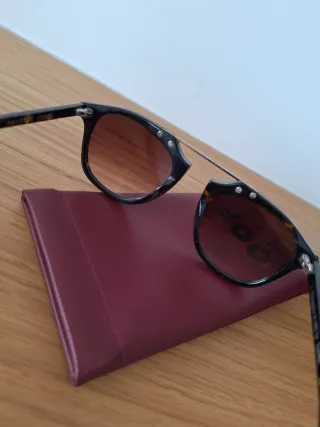 Occhiali da sole marrone tartarugato