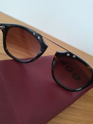 Occhiali da sole marrone tartarugato