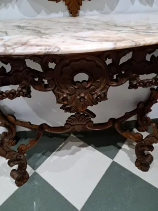 Mueble aparador antiguo con espejo