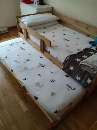 Cama nido de madera.