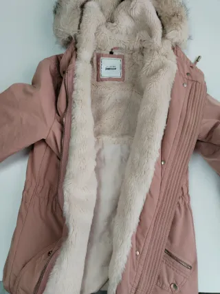 Chaquetón rosa con capucha