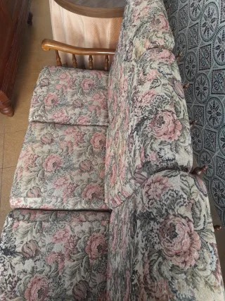 Sofá antiguo floral madera y tela
