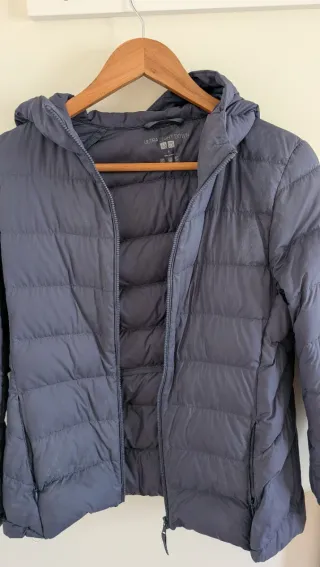 Plumas Uniqlo mujer azul