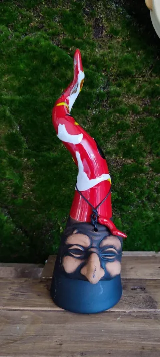 Corno grande con maschera Pulcinella.