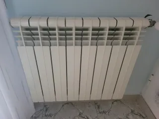 Radiador de agua blanco