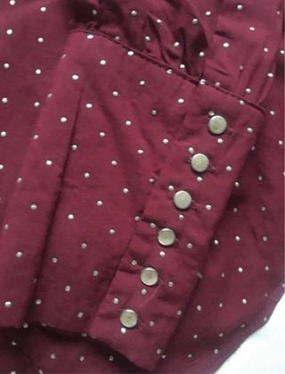 Camisa de mujer con lunares dorados