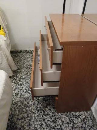 Cómoda de madera 4 cajones 1m x 90 x 43 cm