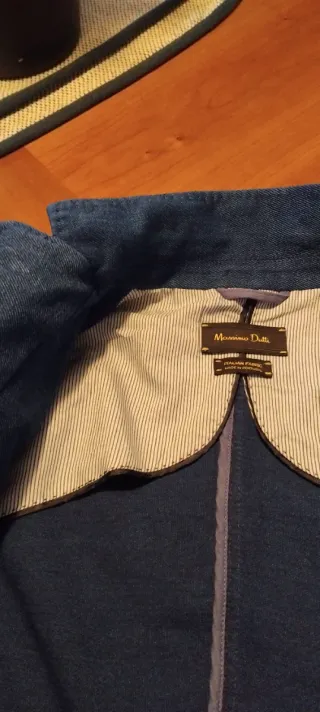 Chaqueta azul de chica