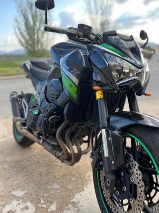 Kawasaki Z800 Negra y Verde