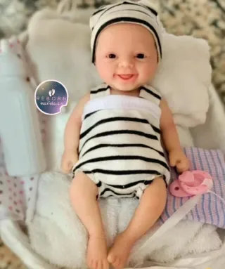 Muñeco de silicona flexible baby born