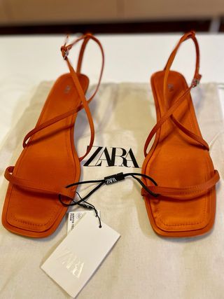 Sandalias Zara tacón naranja