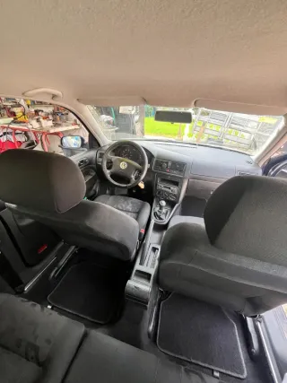 Volkswagen Golf 2000