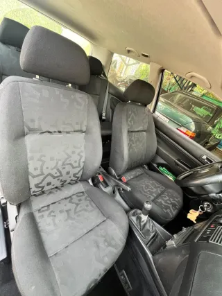 Volkswagen Golf 2000