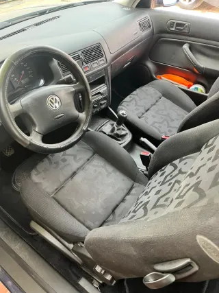 Volkswagen Golf 2000