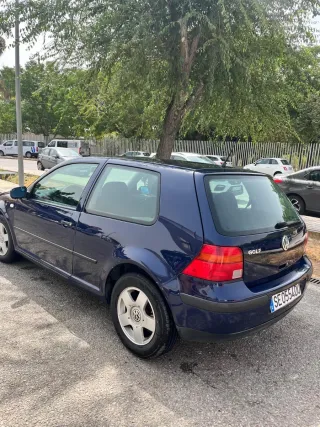 Volkswagen Golf 2000