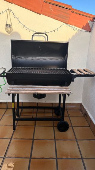 Barbacoa de carbón metálica
