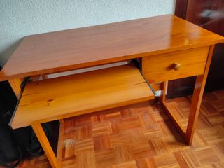 Mesa escritorio de madera con cajón