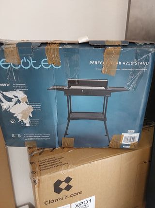 Cecotec Barbacoa eléctrica PerfectSteak 4250 Stand con 2400 W, Parrilla de Acero Inoxidable, Soportes con Gran Superficie, 3 Niv