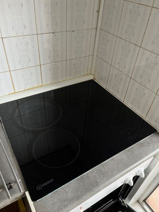 Placa vitrocerámica Indesit