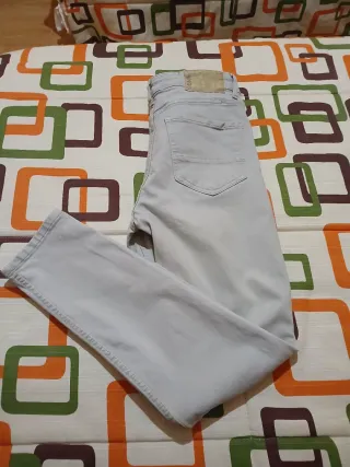 Pantalón vaquero caballero gris verdoso