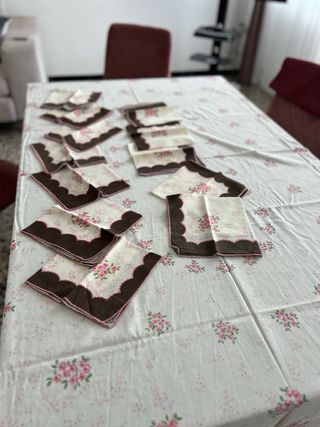 Tovaglia floreale in cotone con tovaglioli