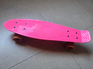 Monopatín rosa