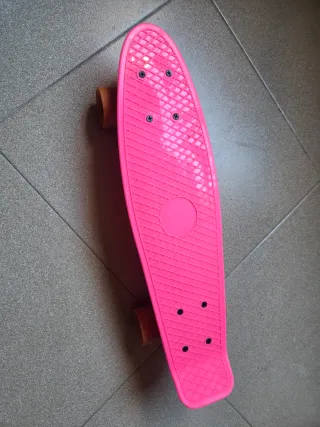 Monopatín rosa