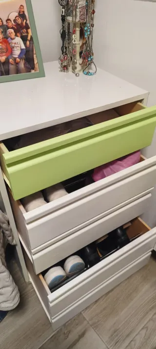 Zapatero verde y blanco