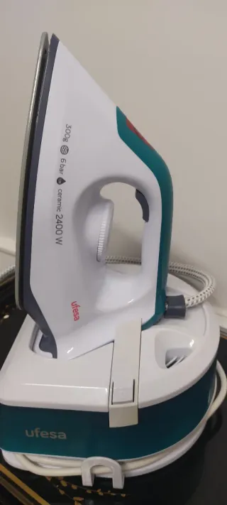 Centro de Planchado Ufesa 2400W