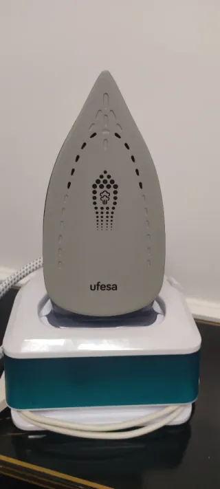 Centro de Planchado Ufesa 2400W