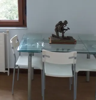 Mesa de comedor cristal y metal