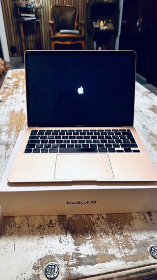 MacBook Air 2020 i3 8GB RAM 256GB SSD Oro