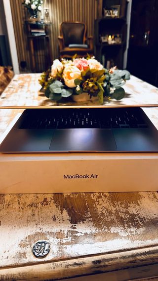 MacBook Air 2020 i3 8GB RAM 256GB SSD Oro