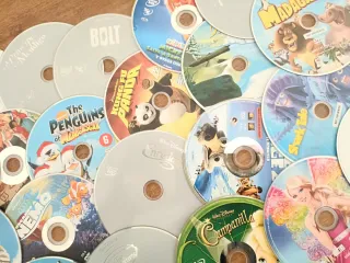 2 Pantallas DVD Coche + 22 Películas