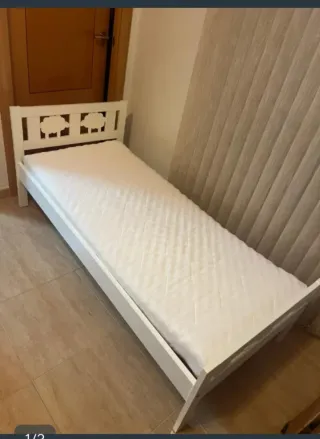 Cama infantil blanca IKEA con colchon