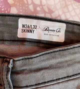 Vaqueros skinny grises Bershka hombre