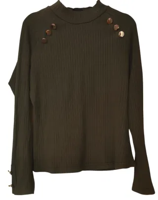 Camiseta militar con botones