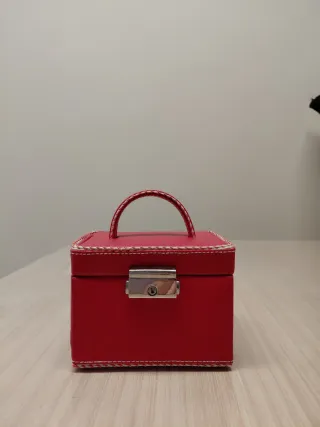 Joyero de viaje rojo